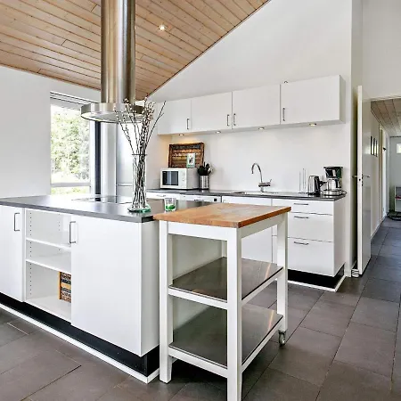 Holiday home Three-bedroom Holiday In Hojslev 7