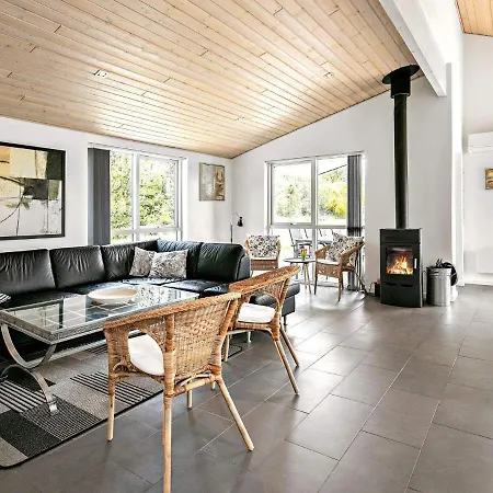 Three-bedroom Holiday In Hojslev 7 *