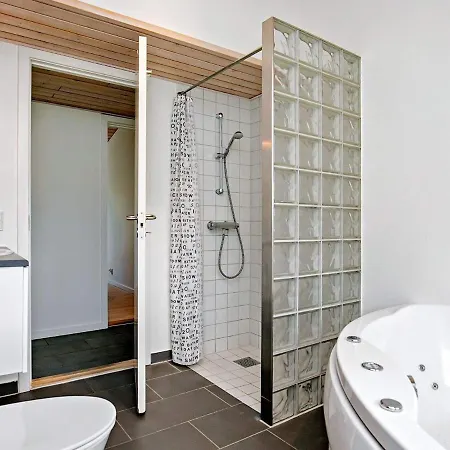 Three-bedroom Holiday In Hojslev 7 *